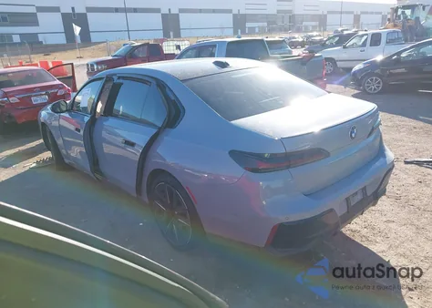 2025 BMW 740I z USA, uszkodzony, nr VIN WBA23EH06SCT60941